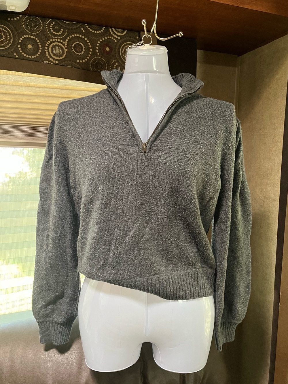 Universal Threads Gray Quarter-Zip Sweater Pullover
